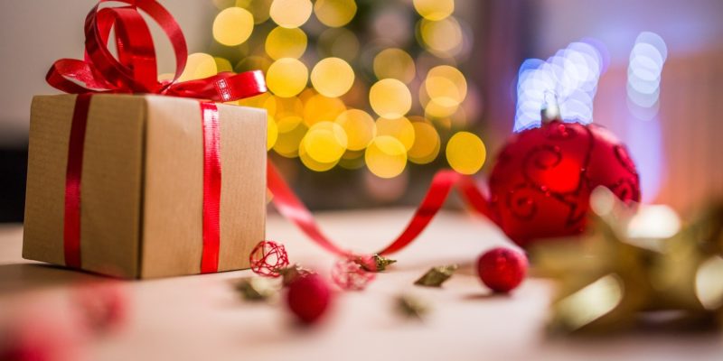 Best-Holi-Gift-Which-You-Can-Give-On-This-Holi-Festival